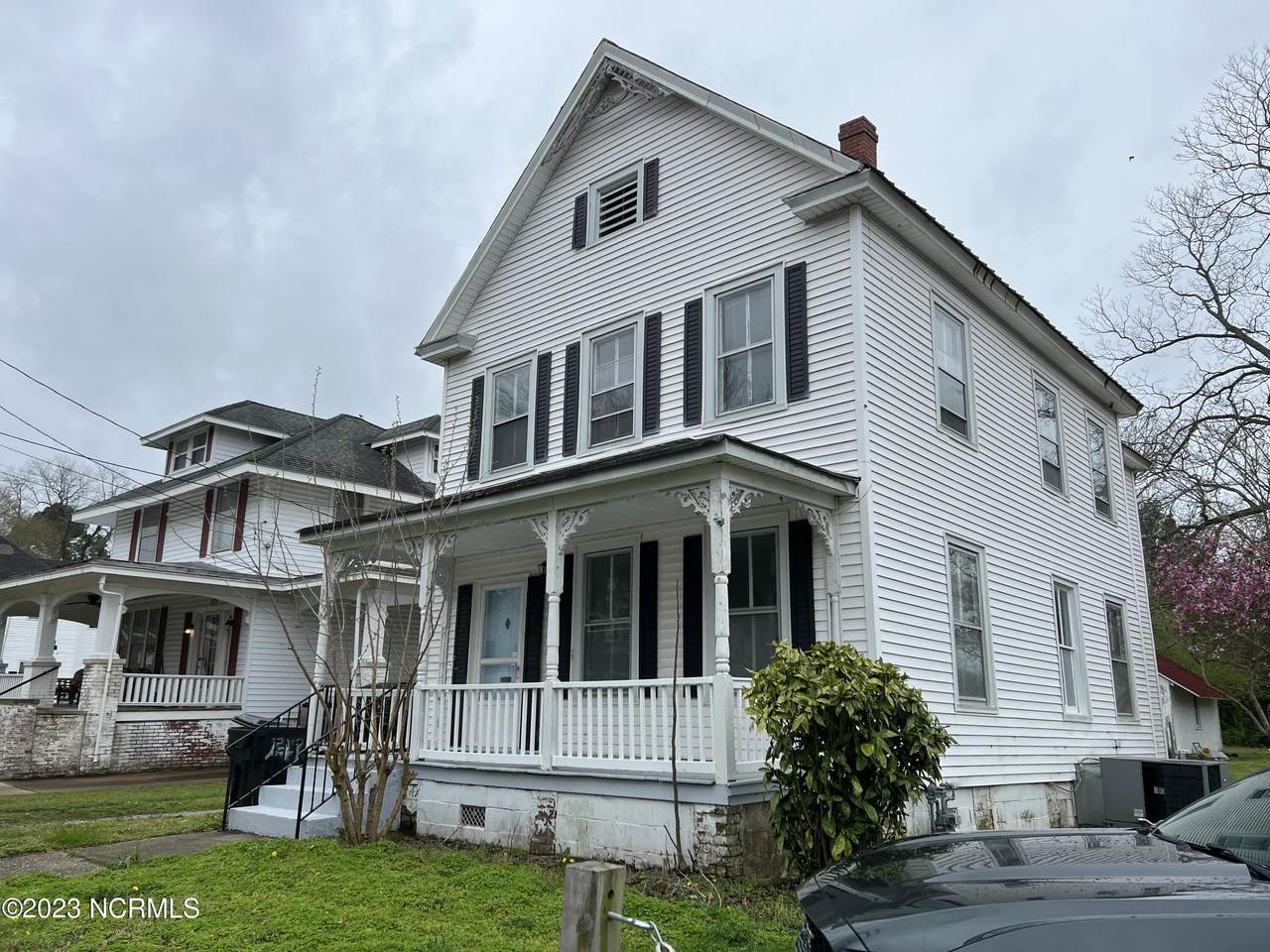 717 Road Street - Photo 1