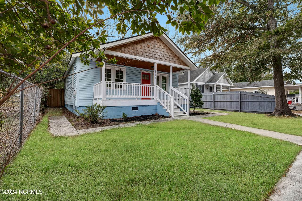 914 Queen Street - Photo 1