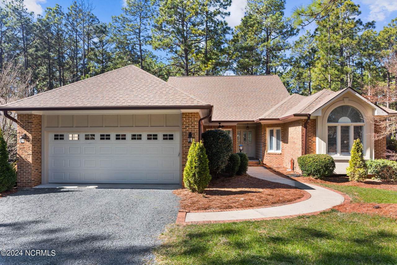 7 Scots Glen Drive - Photo 1