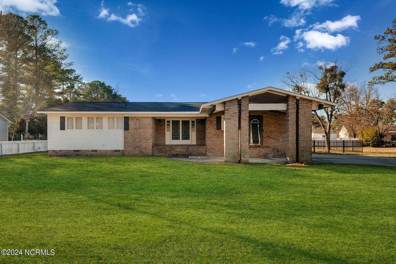 104 Eden Drive - Photo 1