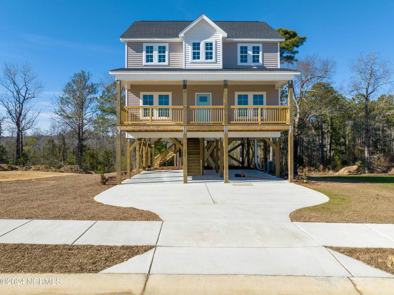 200 Broadleaf Drive - Photo 1
