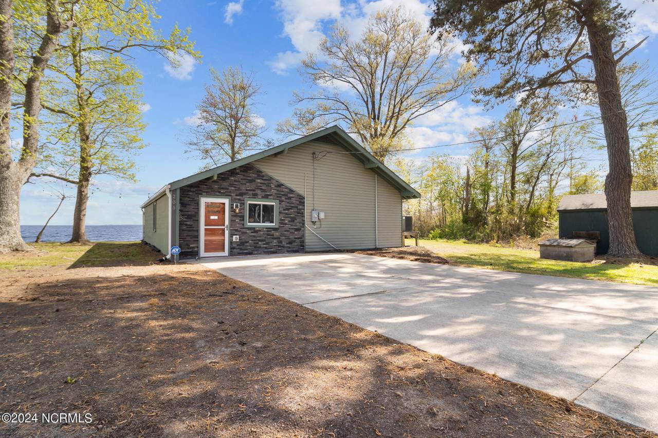 205 B Street - Photo 1