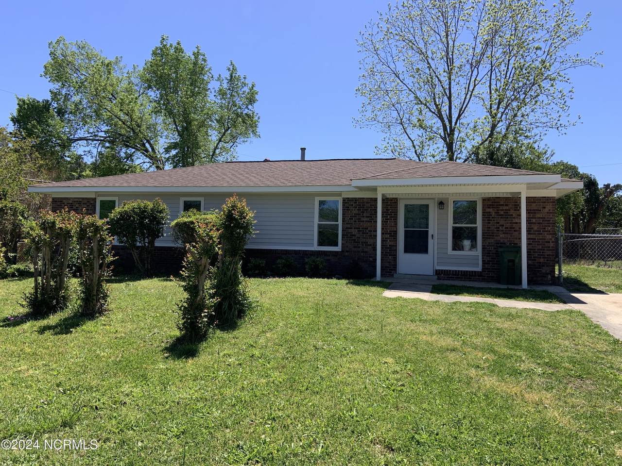 2912 Spaulding Drive - Photo 1