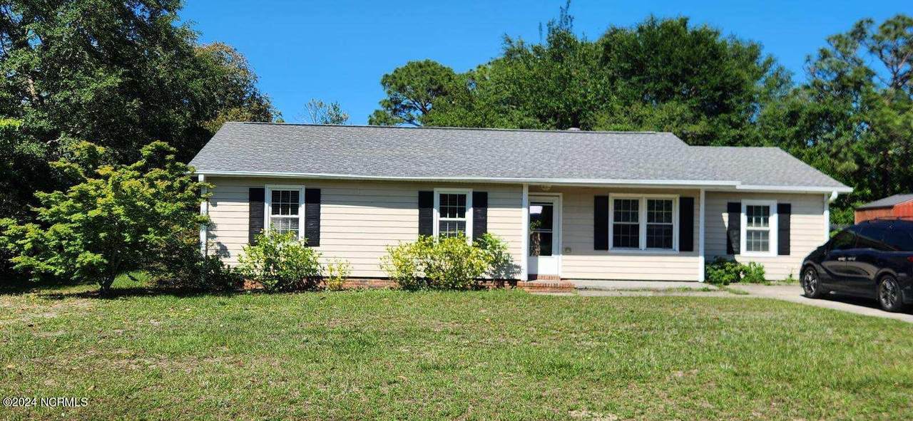 828 Arnold Road - Photo 1