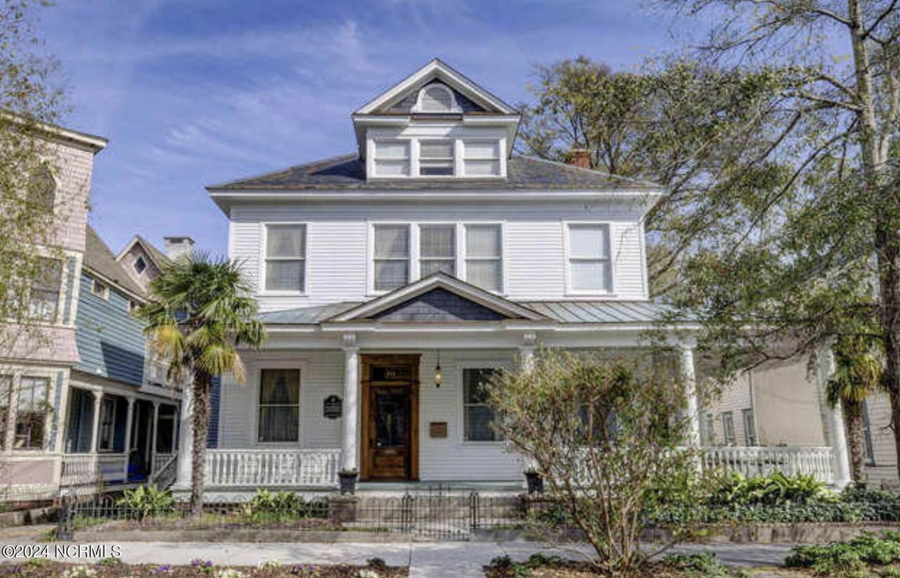 214 6th Street - Photo 1