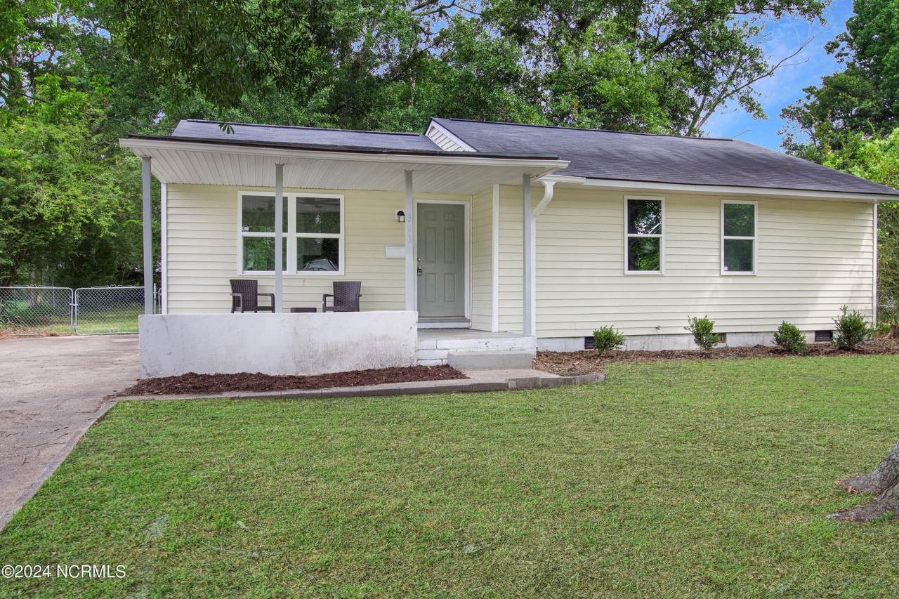 901 Davis Street - Photo 1