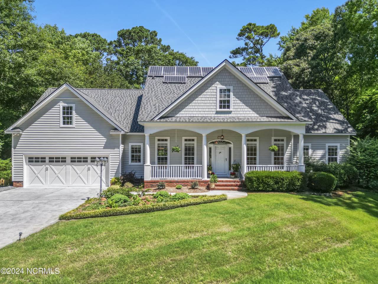 601 Ravenswood Road - Photo 1