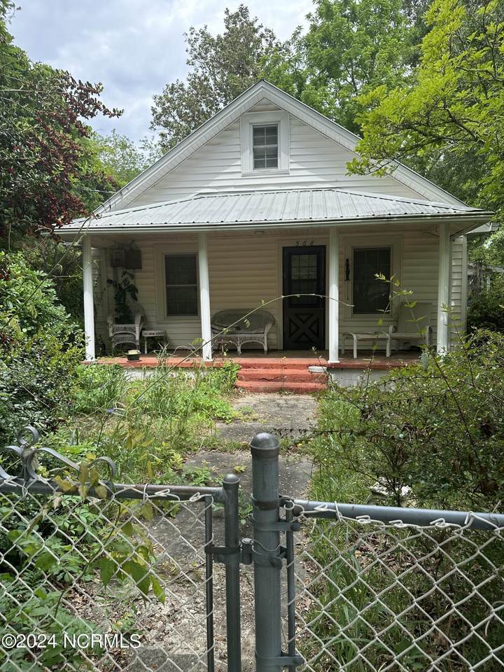 568 Henley Street - Photo 1