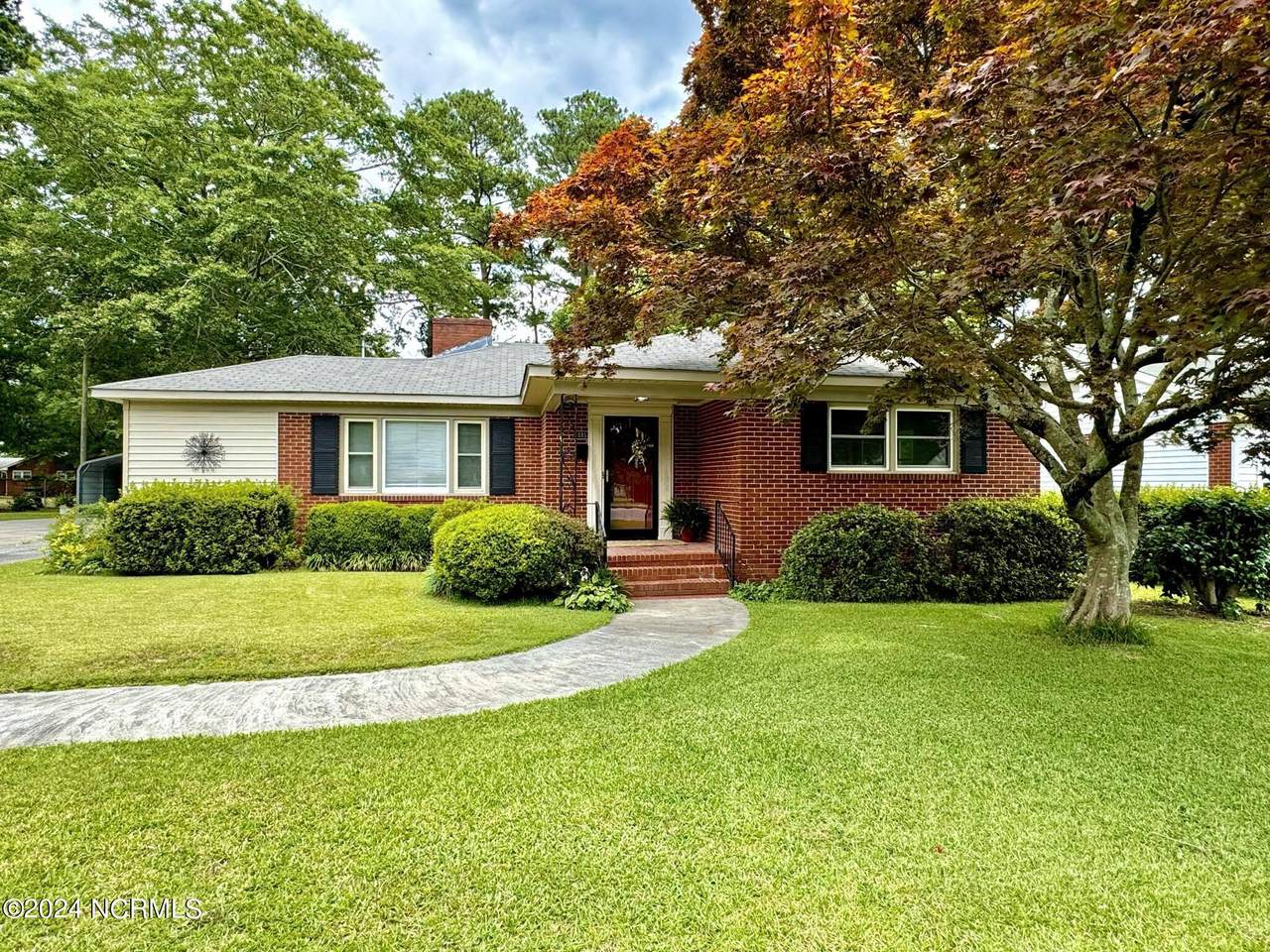1605 Herritage Street - Photo 1