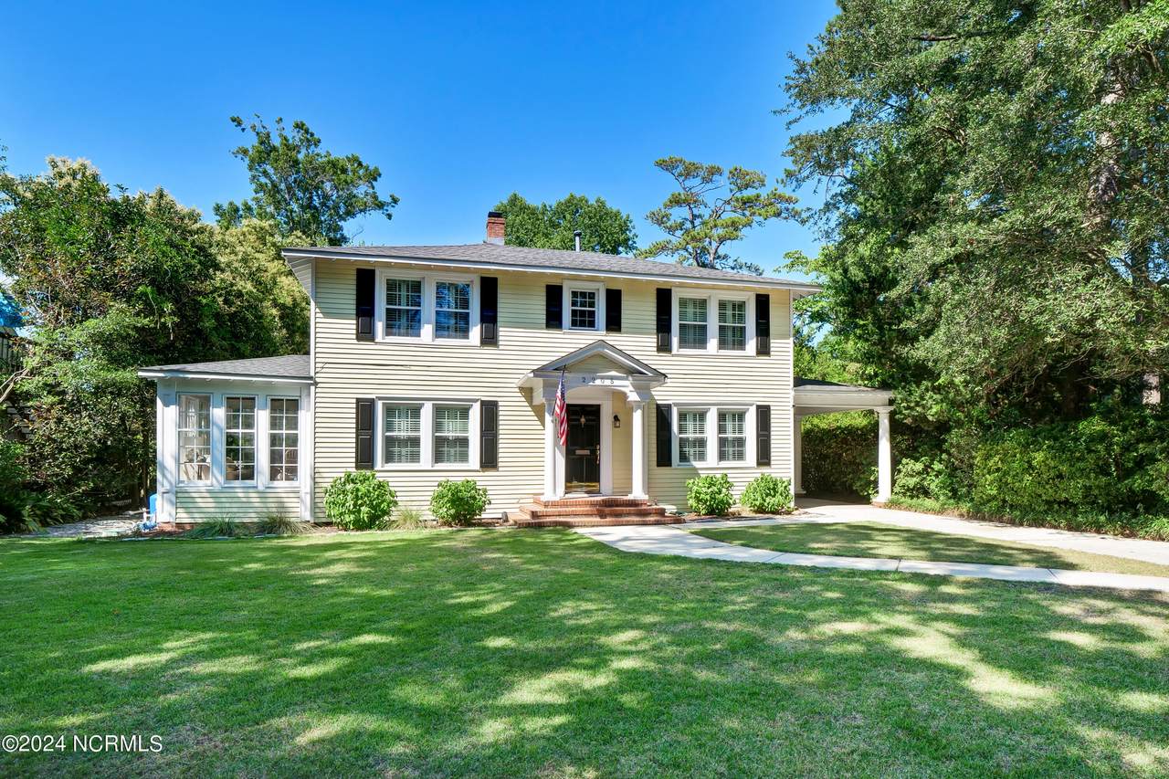 2205 Oleander Drive - Photo 1