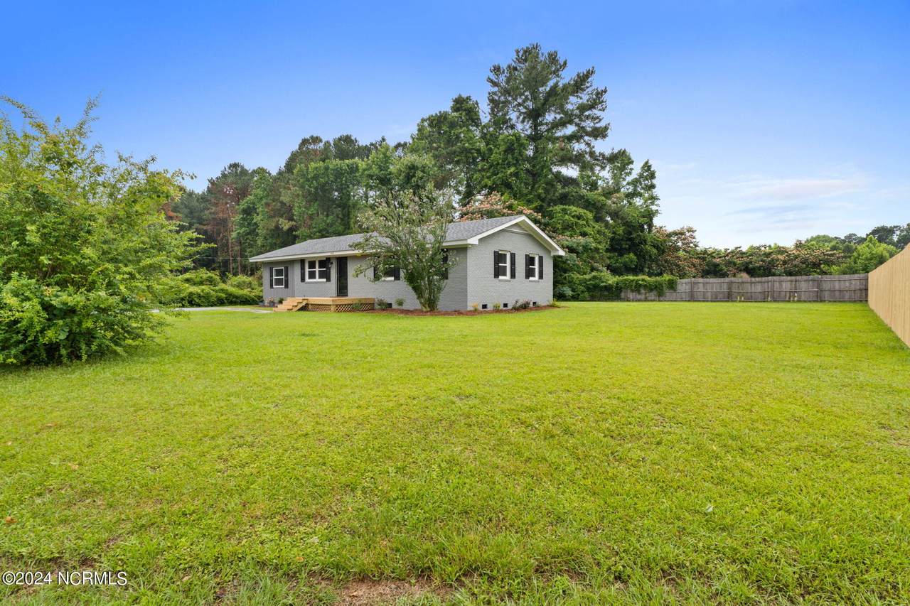 405 Red Tip Lane - Photo 1
