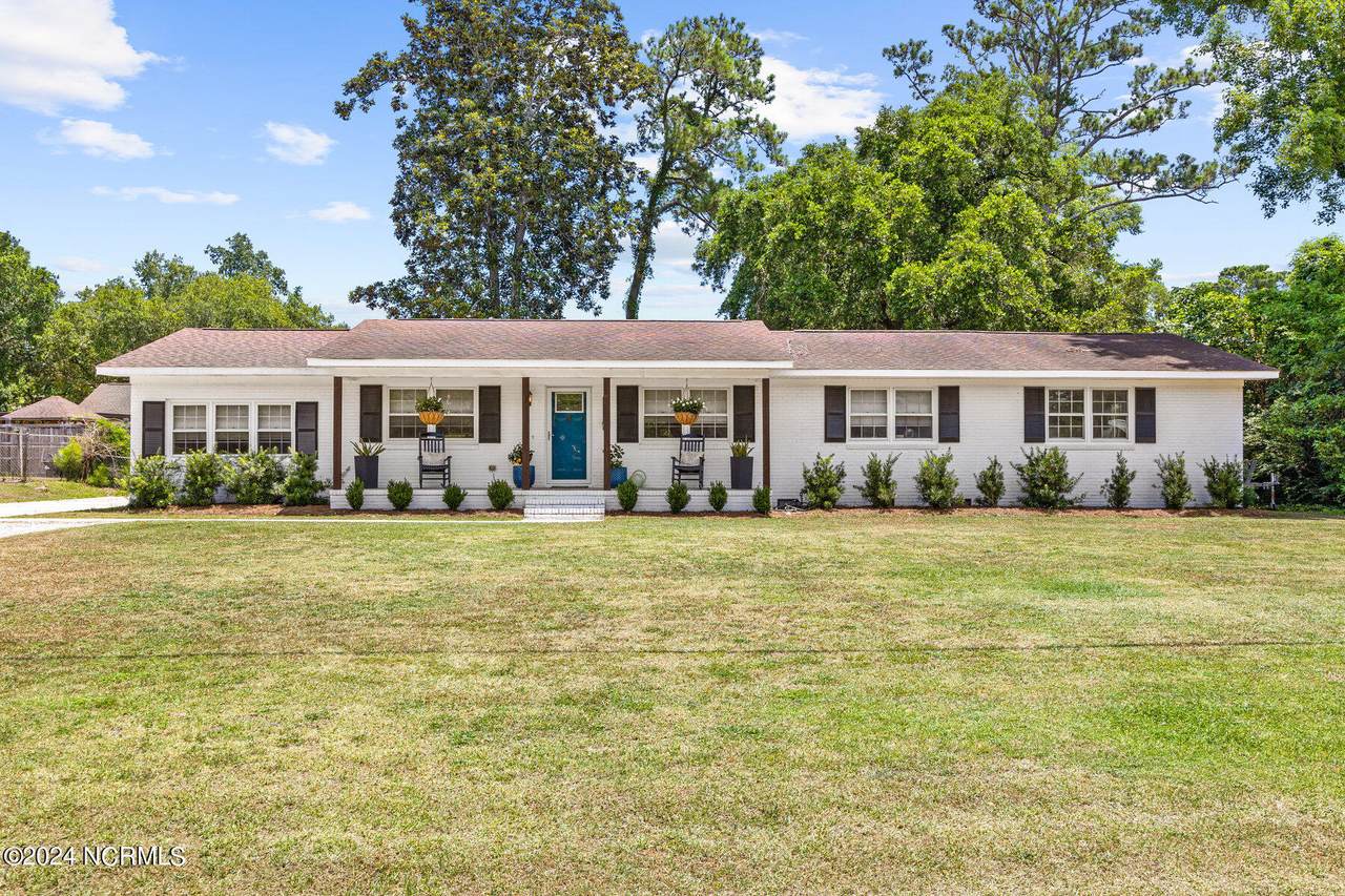 321 Englewood Drive - Photo 1