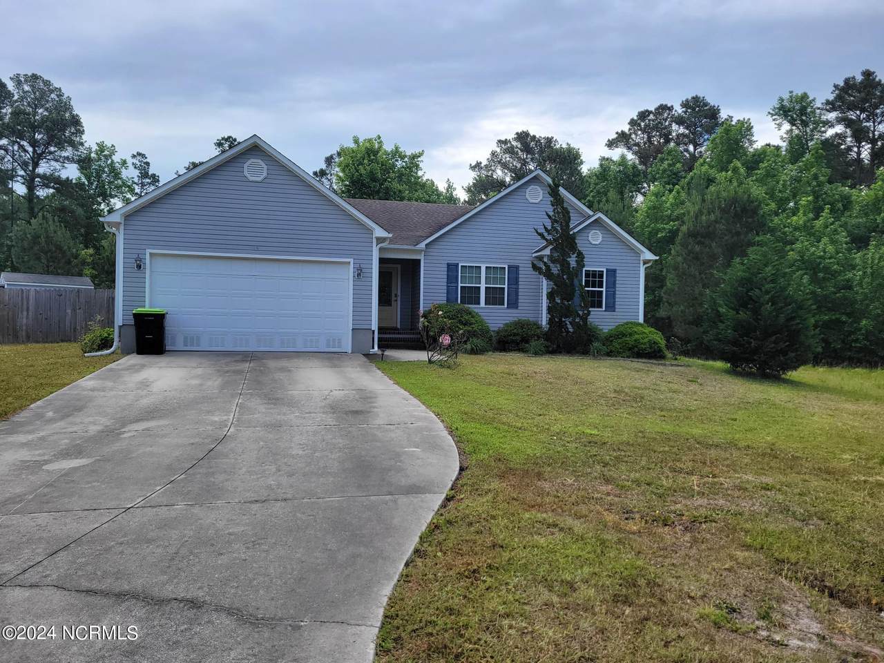 115 Blue Bird Lane - Photo 1