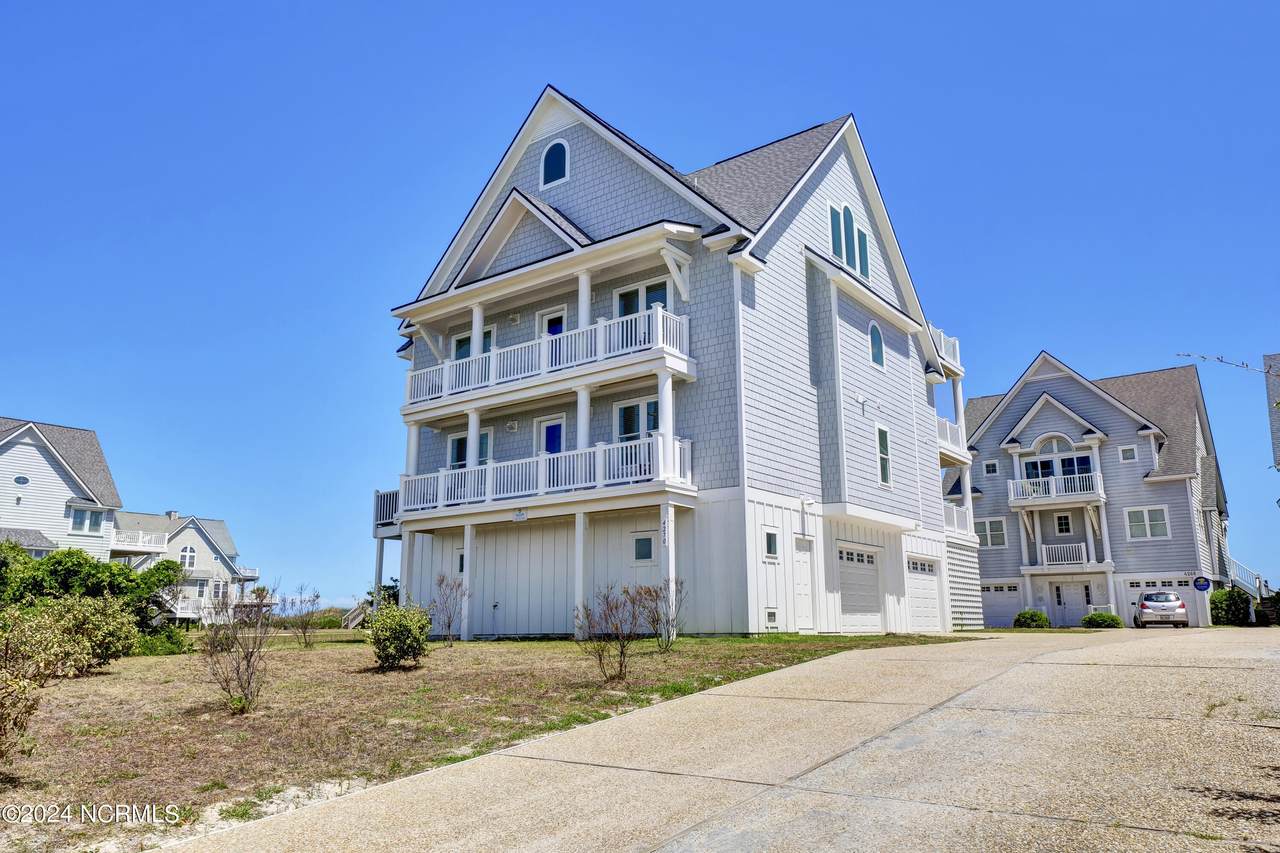4270 Island Drive - Photo 1