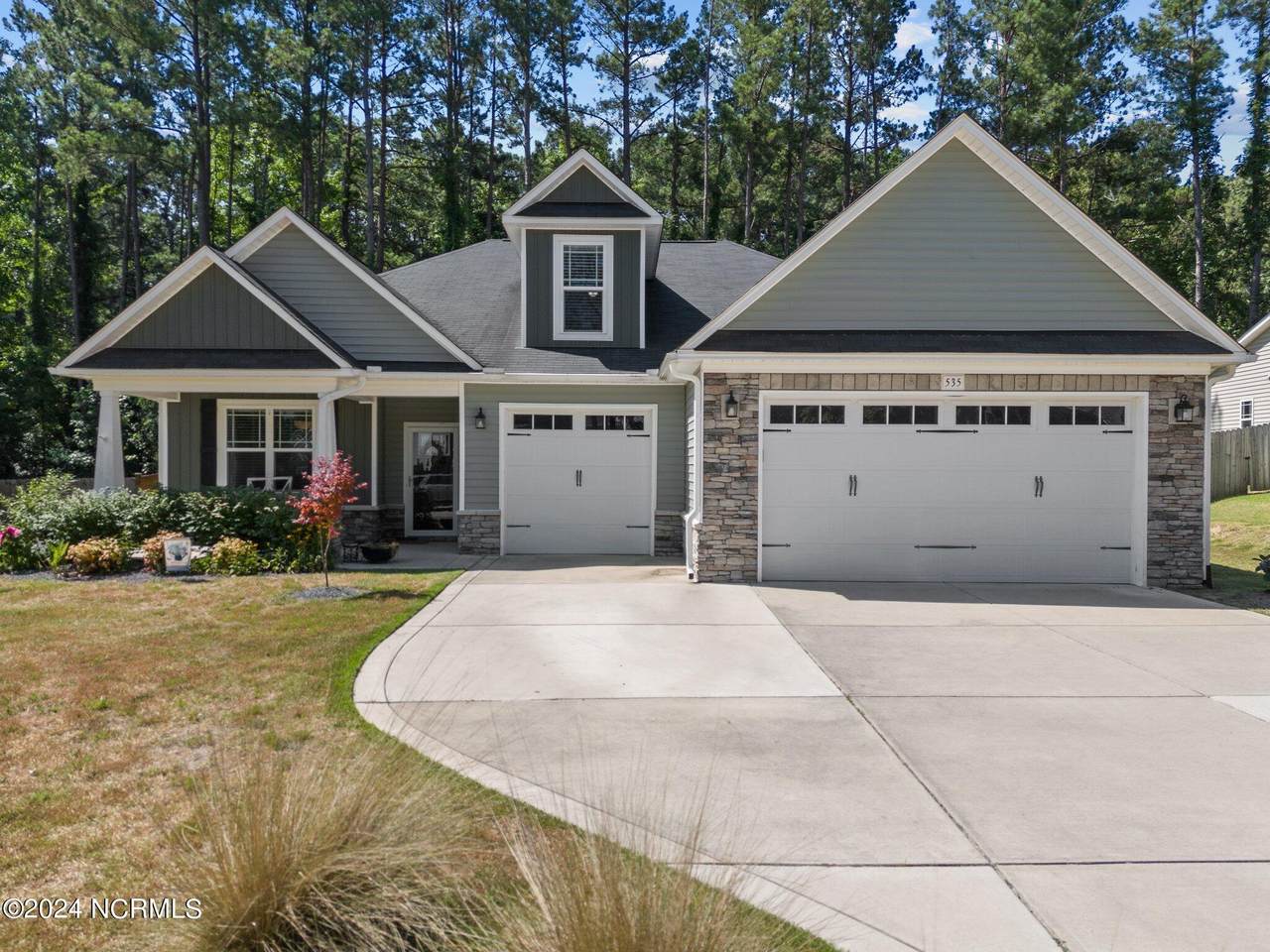 535 Hampstead Place - Photo 1