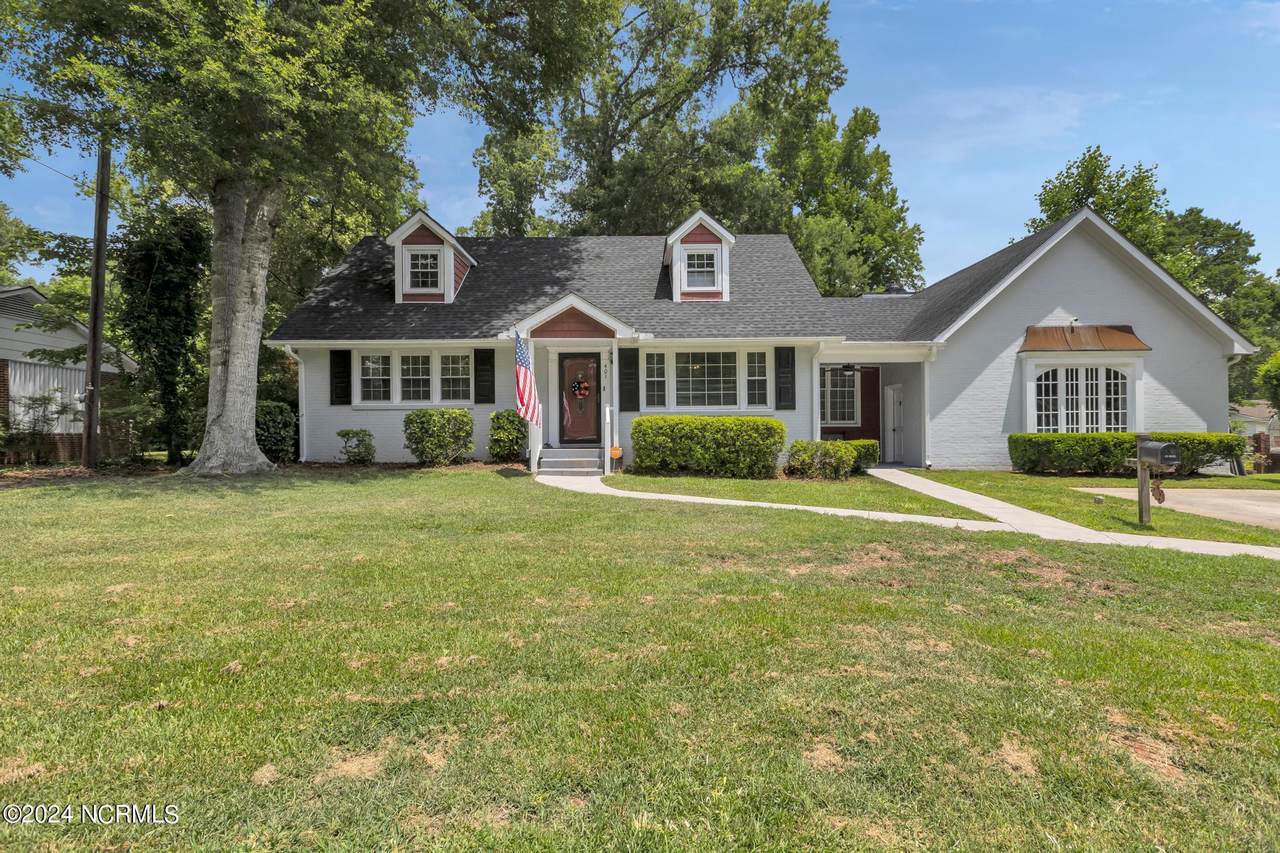 401 Brookview Drive - Photo 1