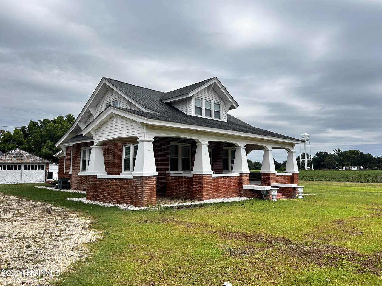 25 Railroad Street - Photo 1