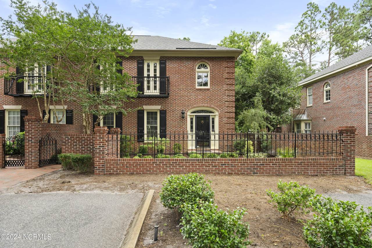 1911 Fenwick Place - Photo 1