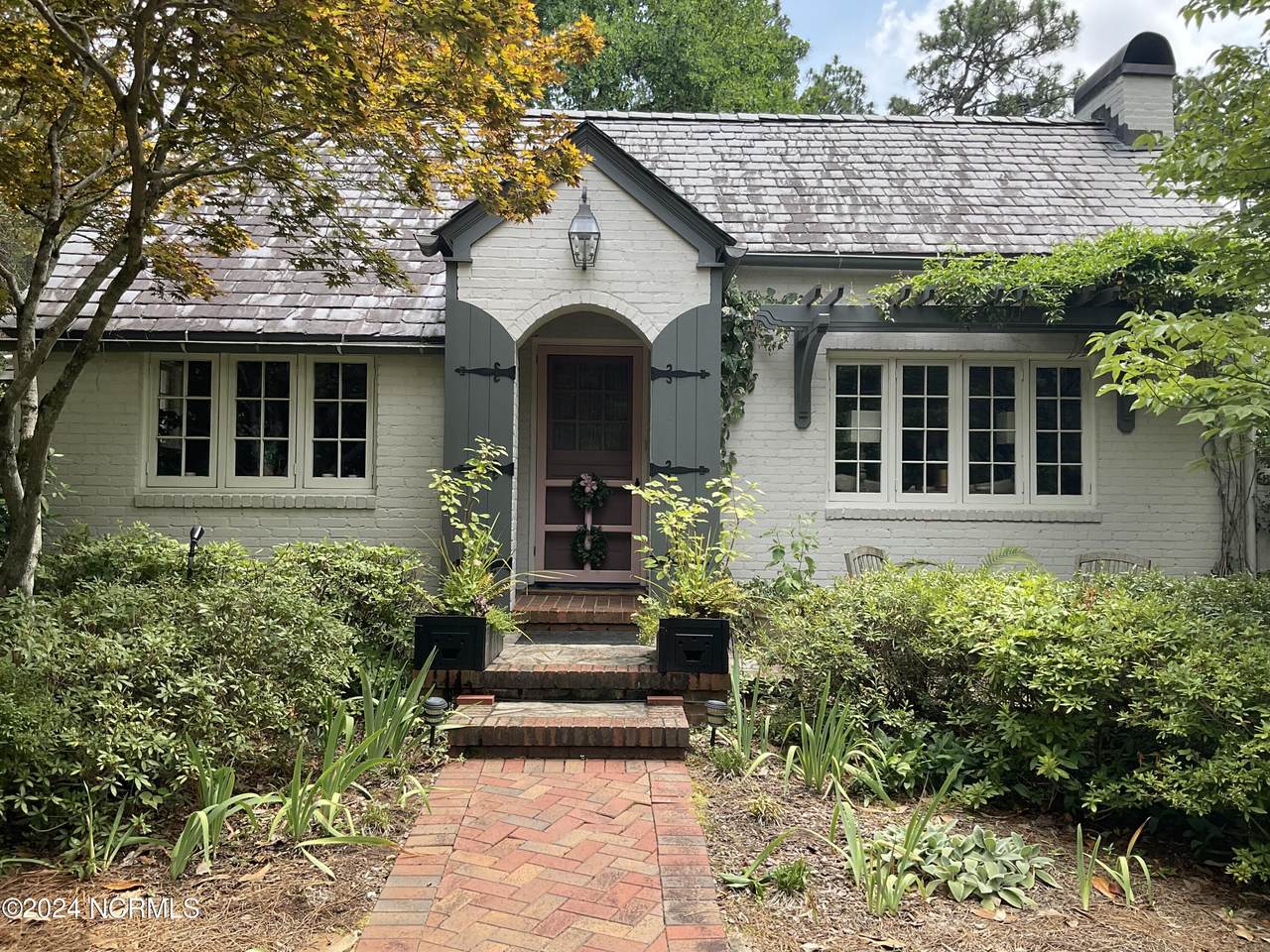 215 Pine Grove Road - Photo 1