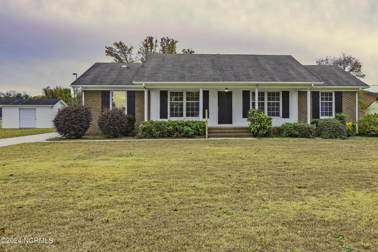 113 Washington Circle - Photo 1