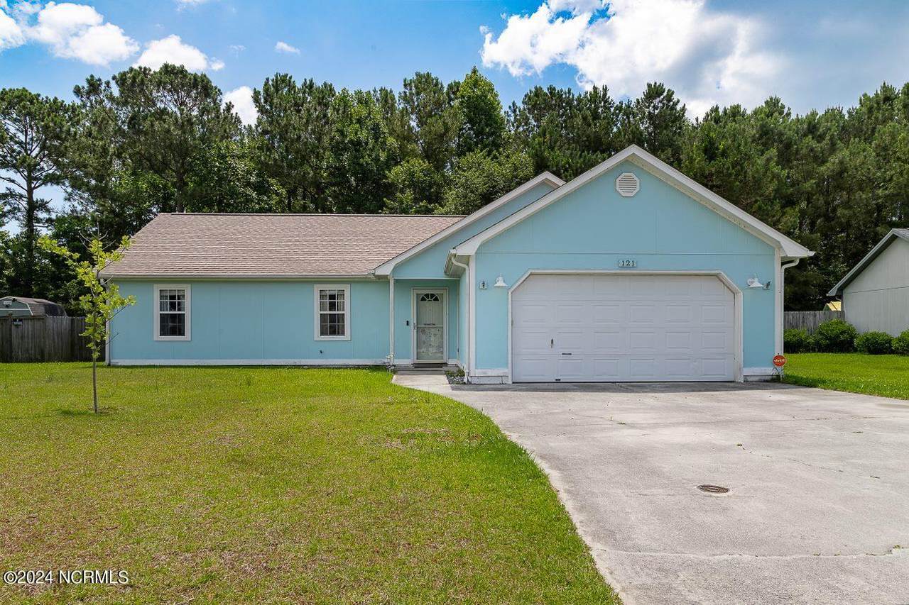 121 Daphne Drive - Photo 1