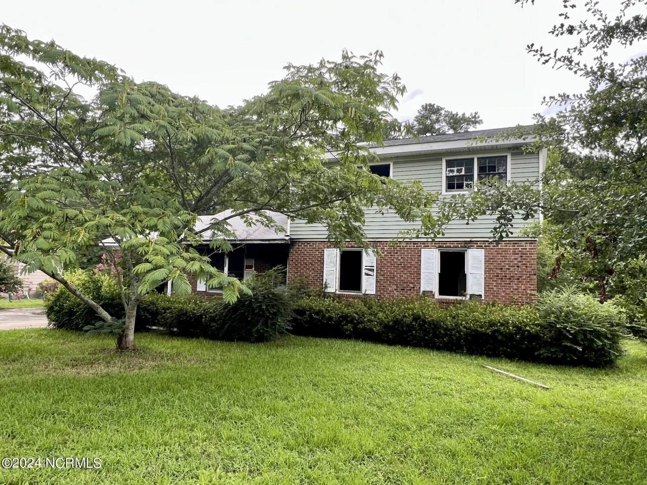 4207 Fairlawn Drive - Photo 1