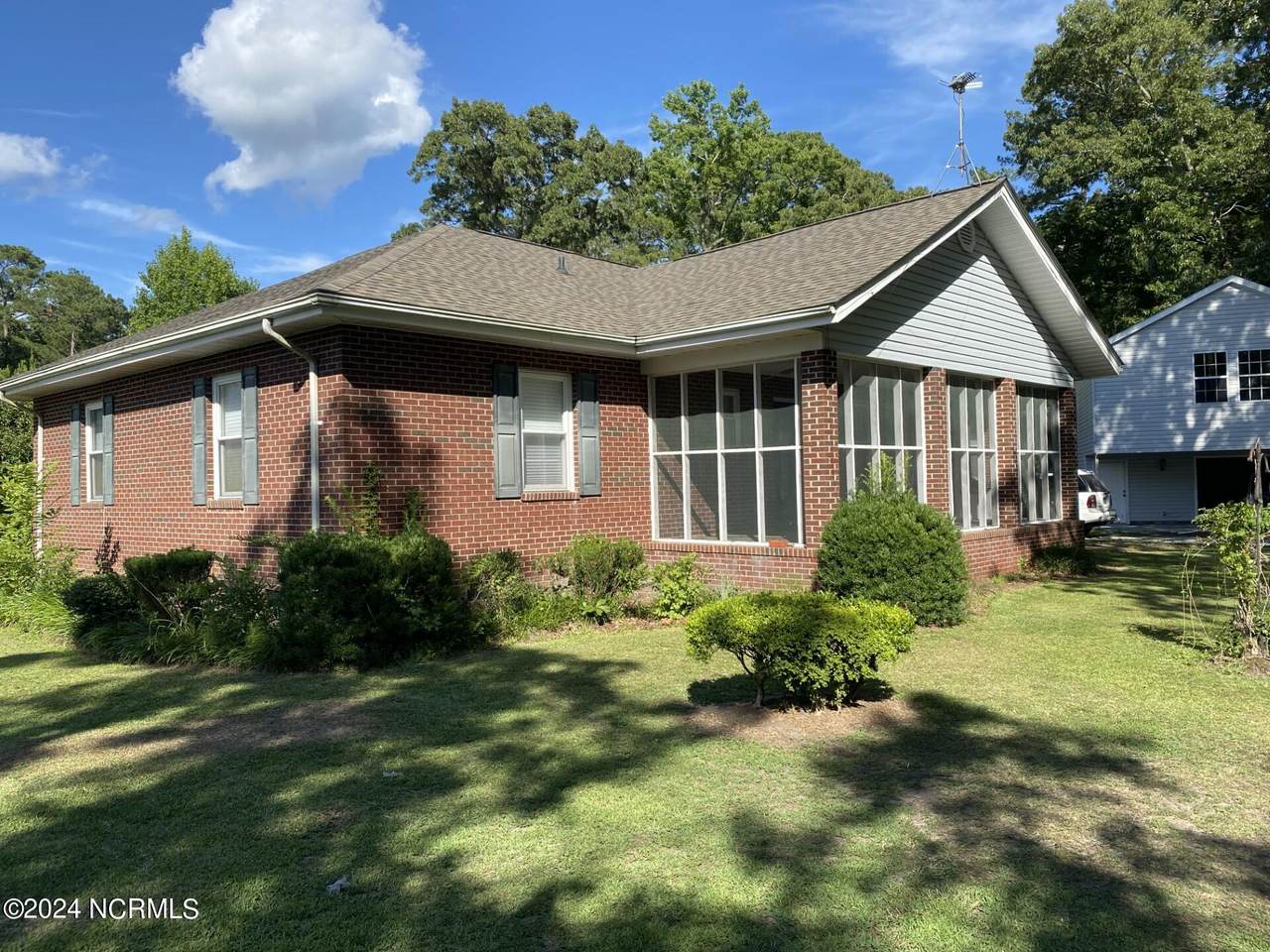700 Crabtree Road - Photo 1