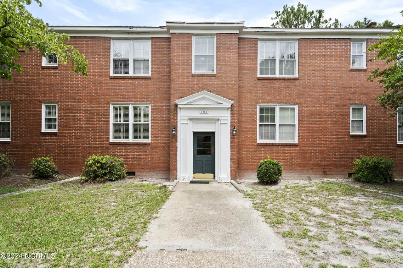 2940 Oleander Drive - Photo 1