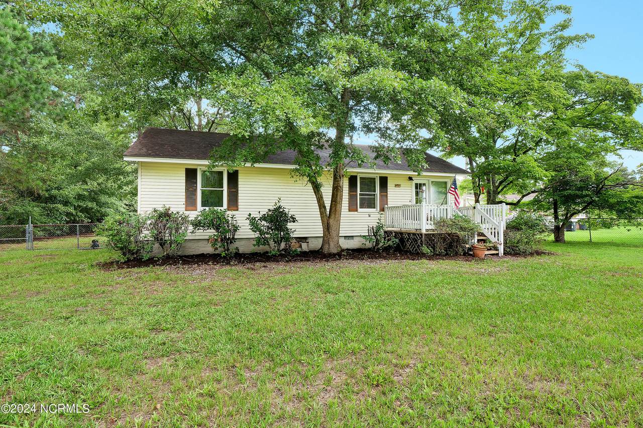 9851 Lloyd Street - Photo 1