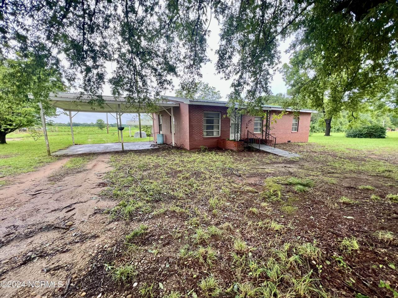 1039 Old Cheraw Highway - Photo 1