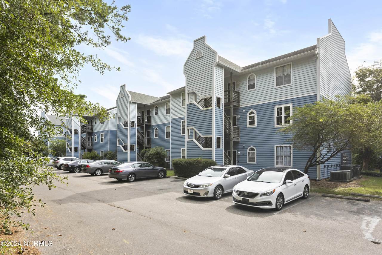 4210 Wilshire Boulevard - Photo 1