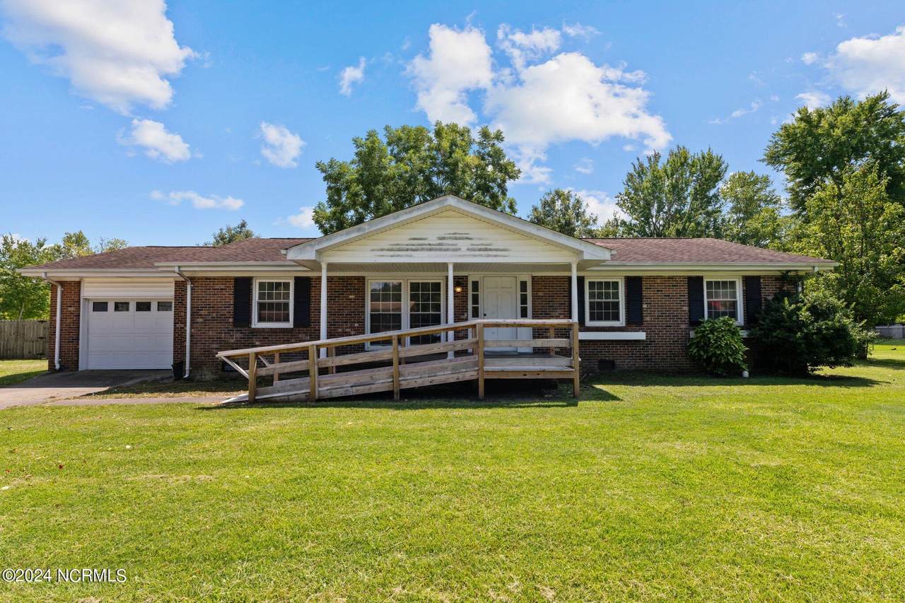 120 Stratford Road - Photo 1
