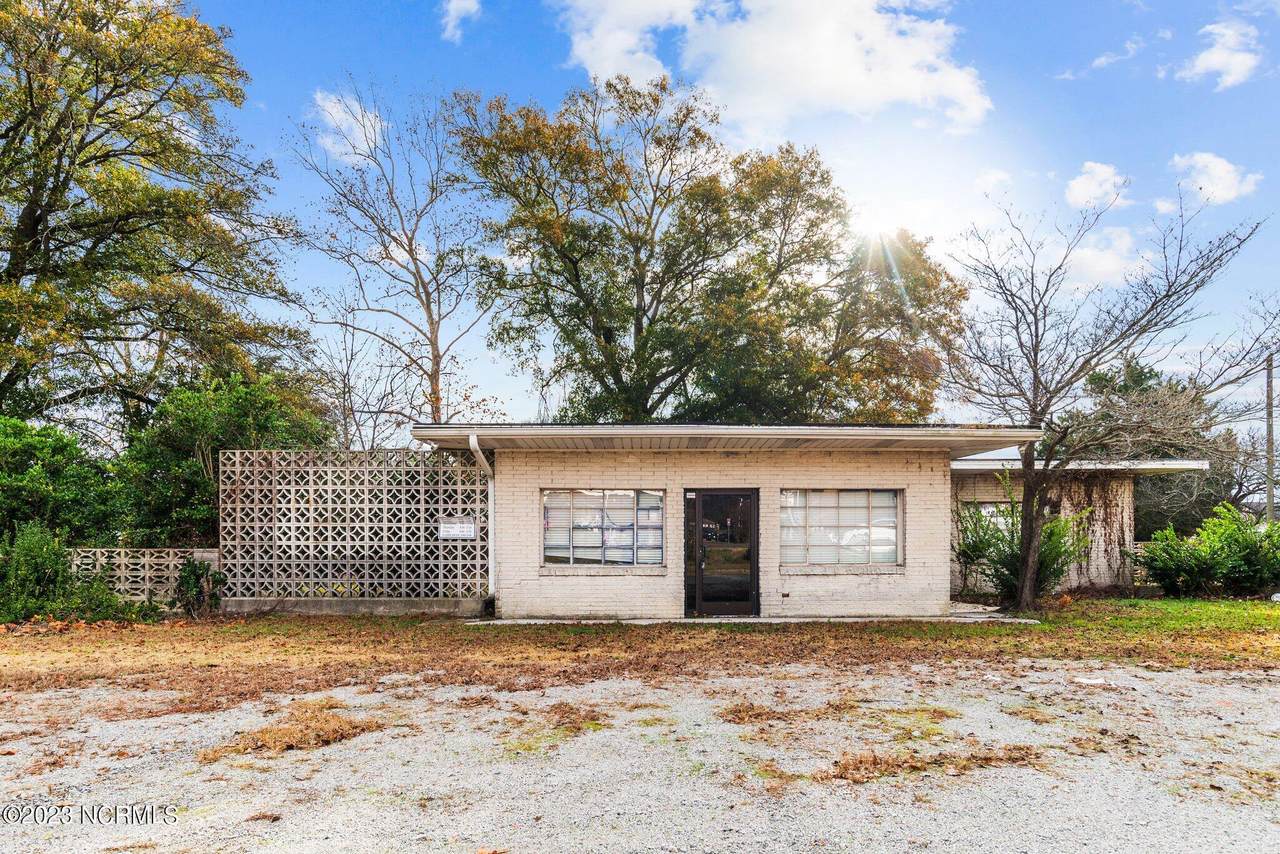 801 East Boulevard - Photo 1