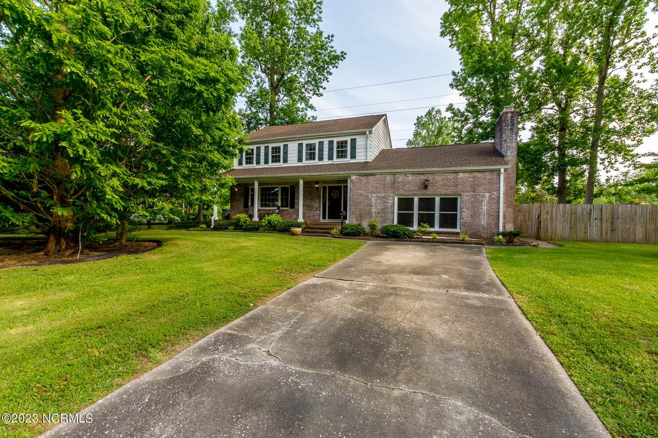 326 Forest Grove Avenue - Photo 1