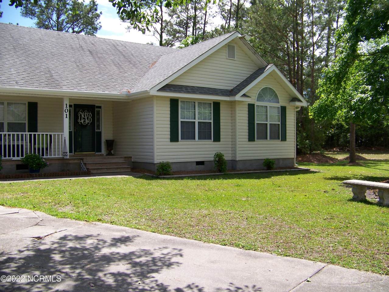 101 Elm Circle - Photo 1