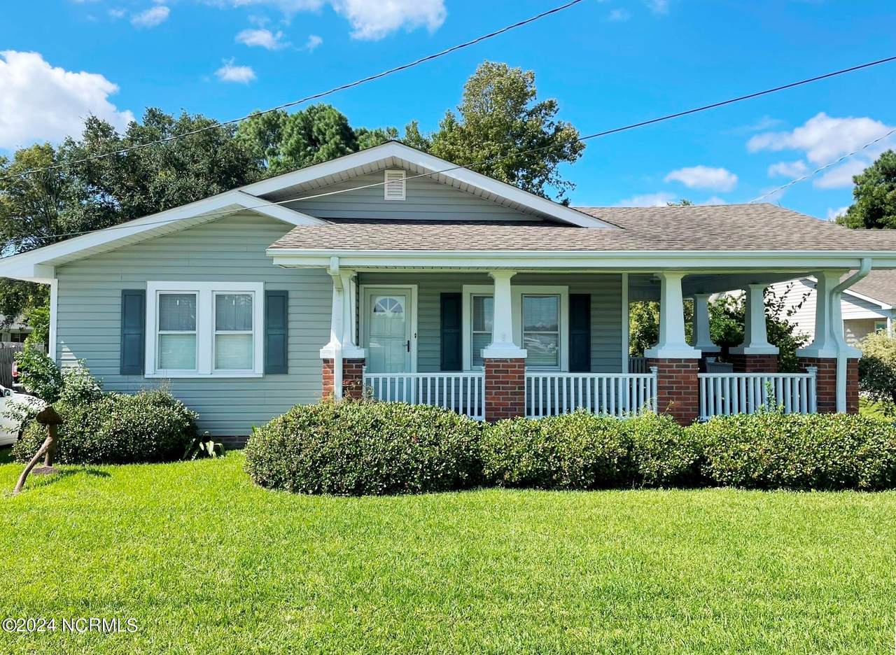 211 Highway 101 - Photo 1