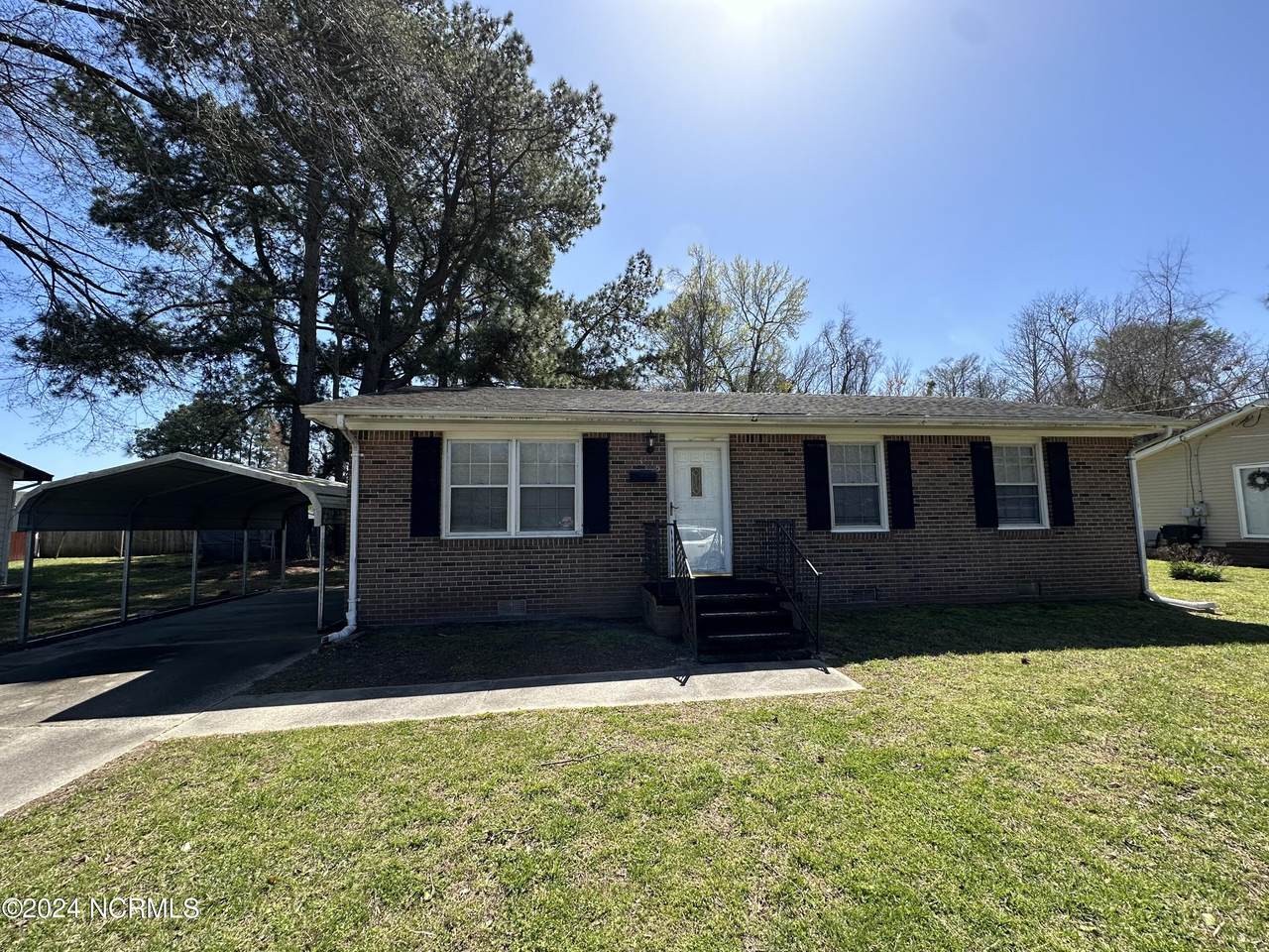 305 Rhode Island Avenue - Photo 1