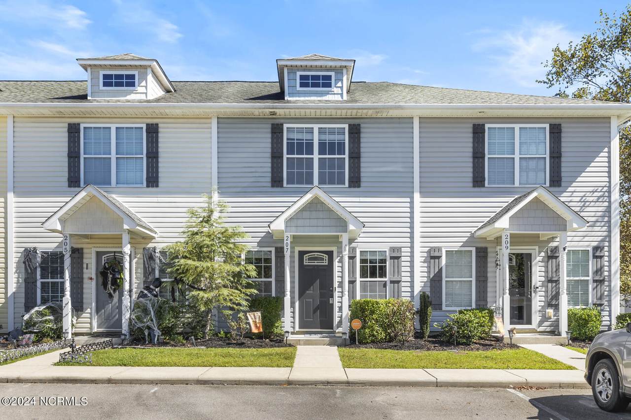 207 Toucan Way - Photo 1