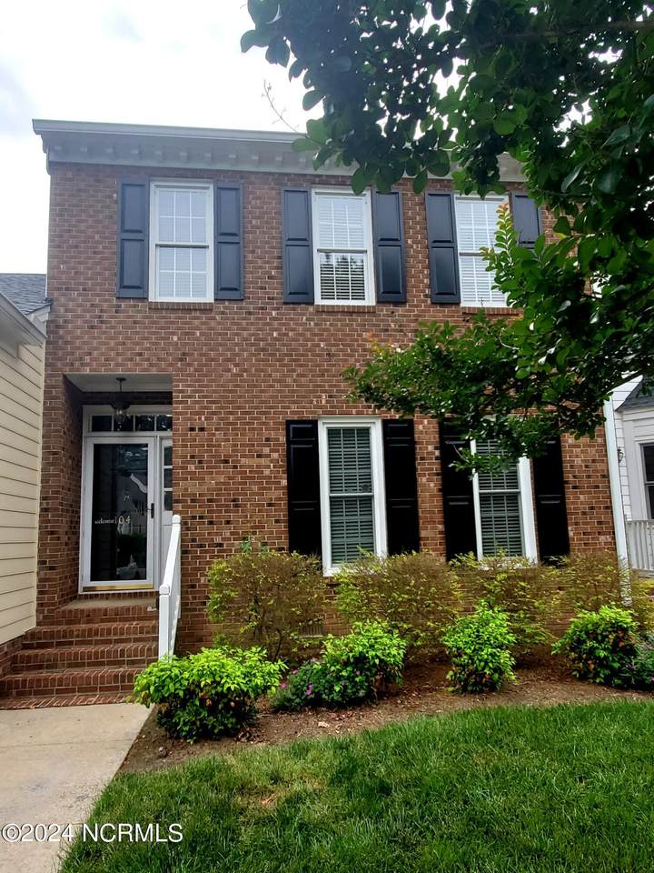 104 Skylark Way - Photo 1