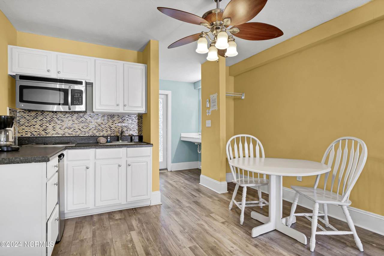 1507 New River Drive - Photo 1