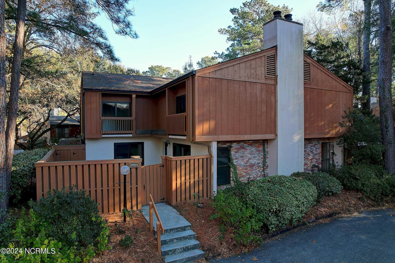 2004 Albert Circle - Photo 1