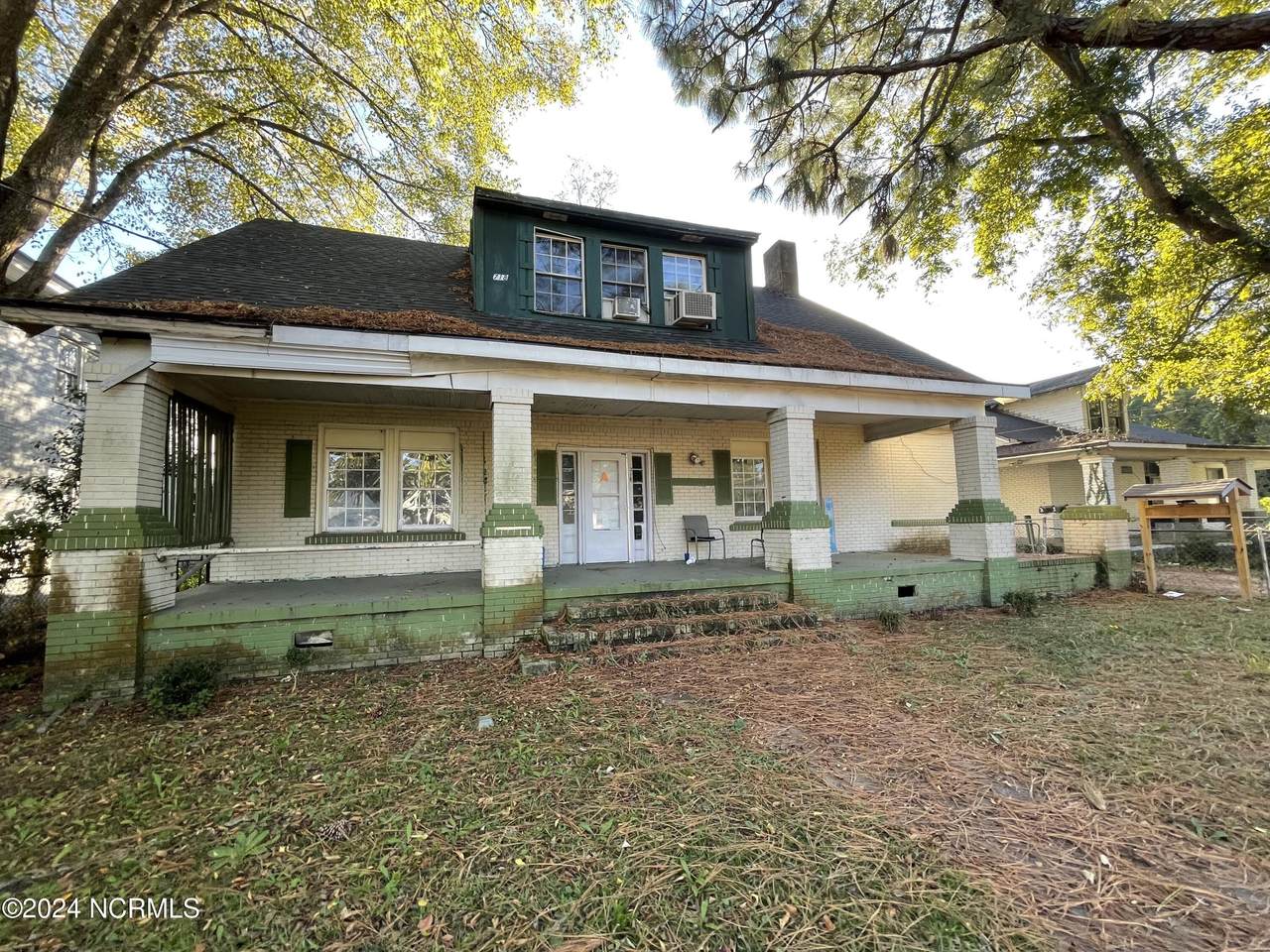 718 Walnut Street - Photo 1