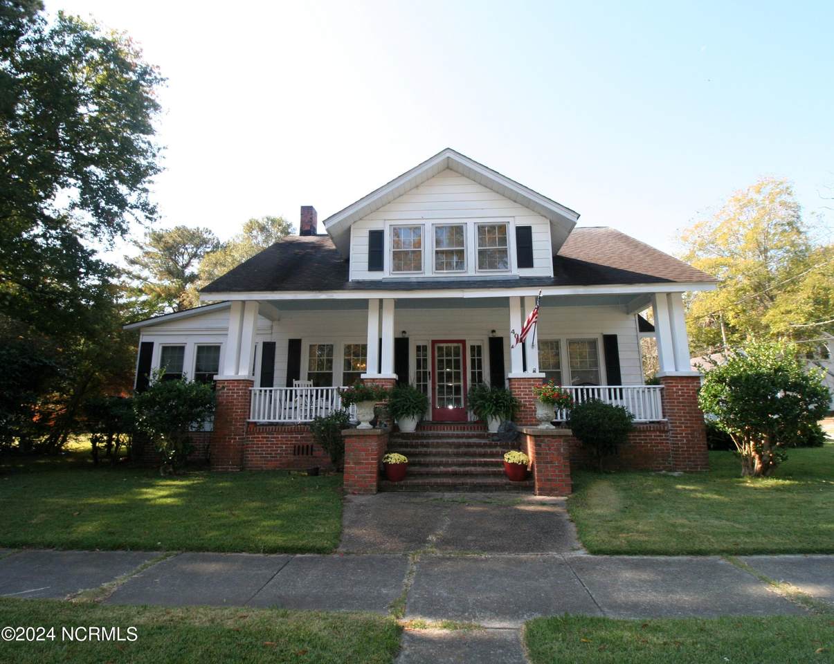 403 Washington Street - Photo 1