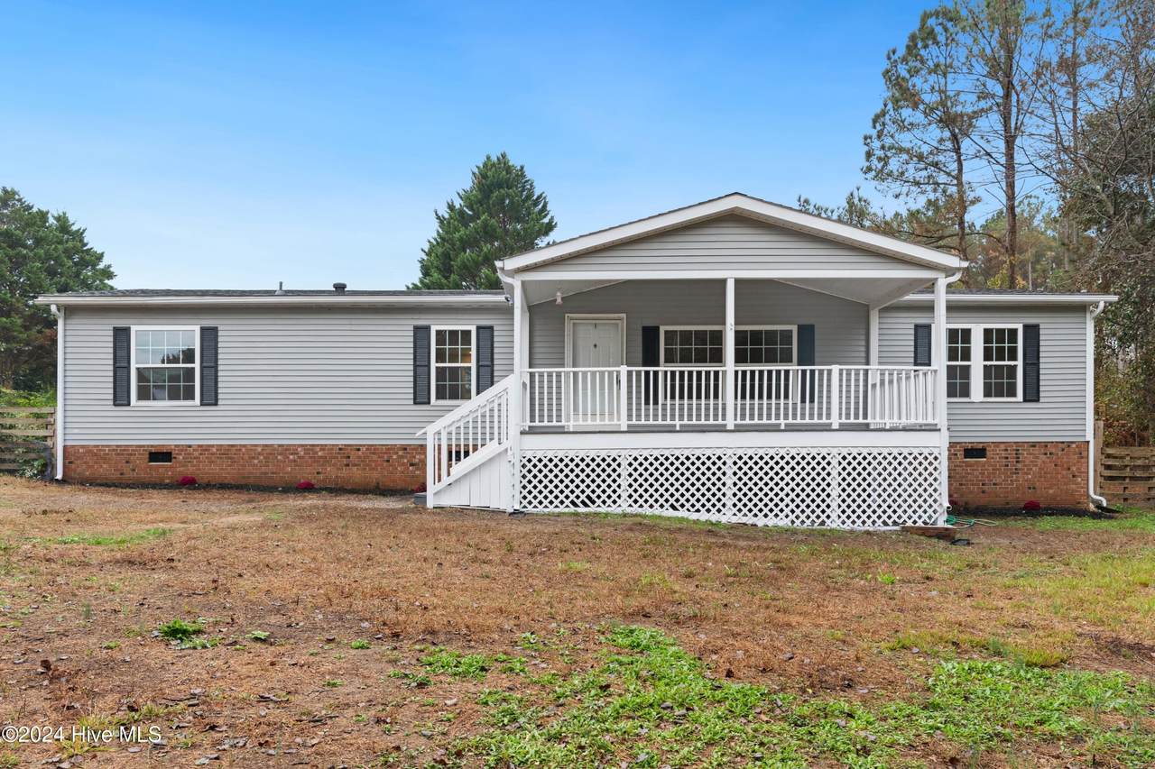 205 Eaglewood Drive - Photo 1