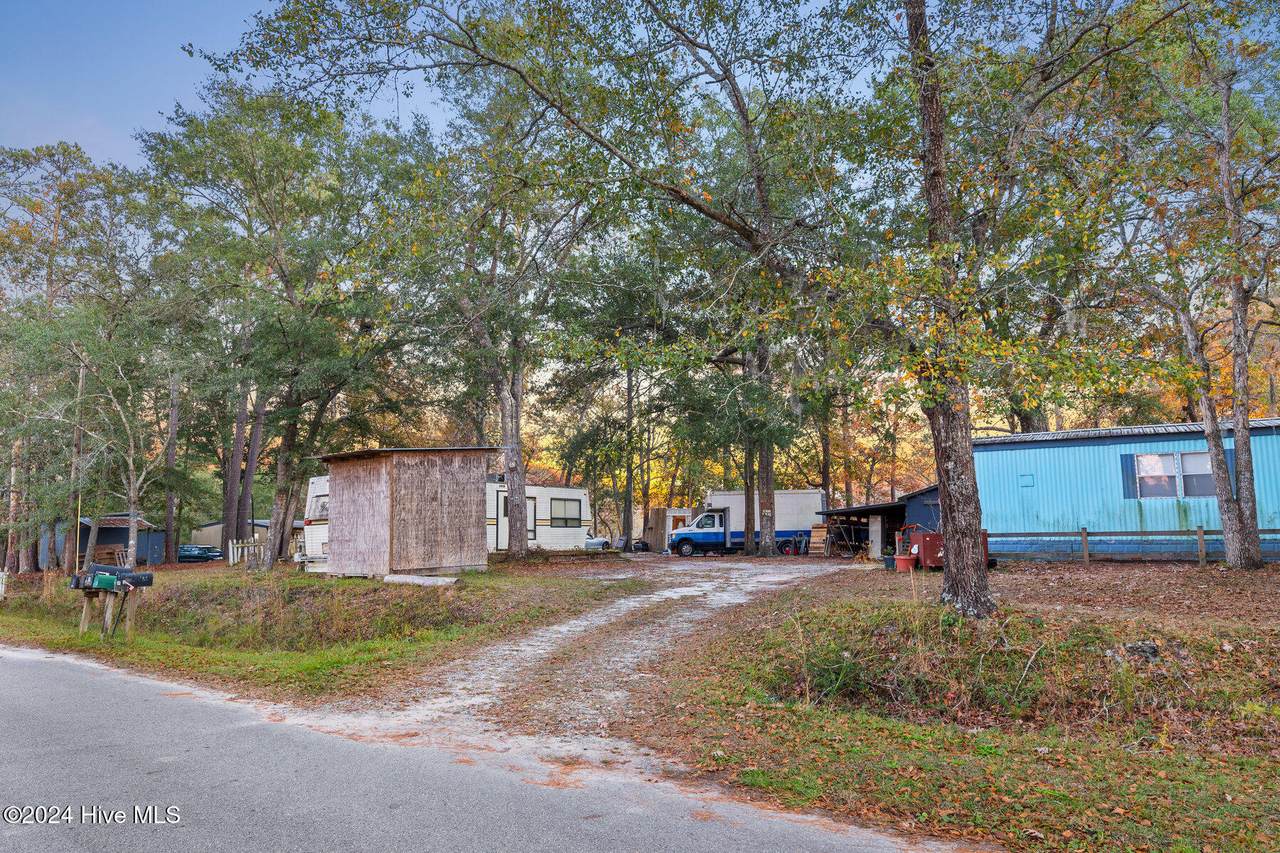 540 Creekview Lane - Photo 1