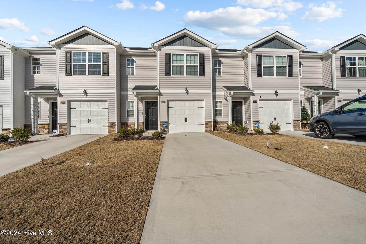 2507 Gracie Lane - Photo 1