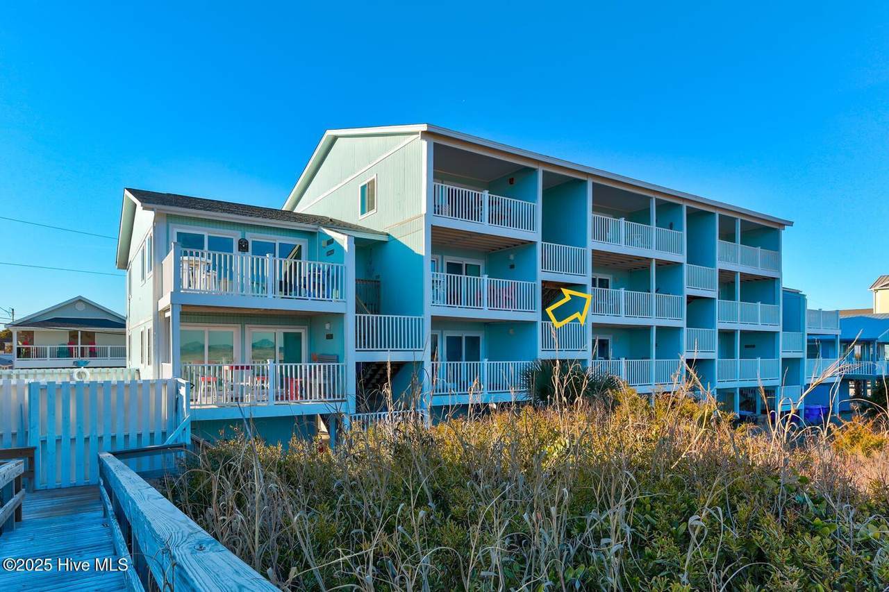 705 Carolina Beach Avenue - Photo 1