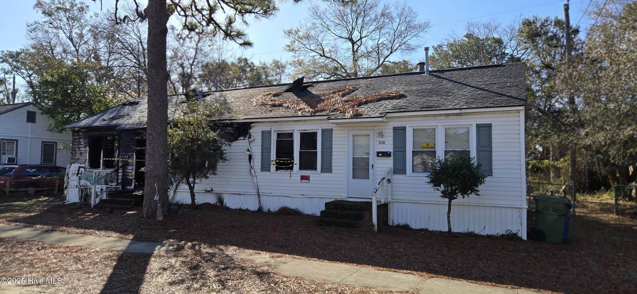 318 & 320 Calhoun Drive - Photo 1