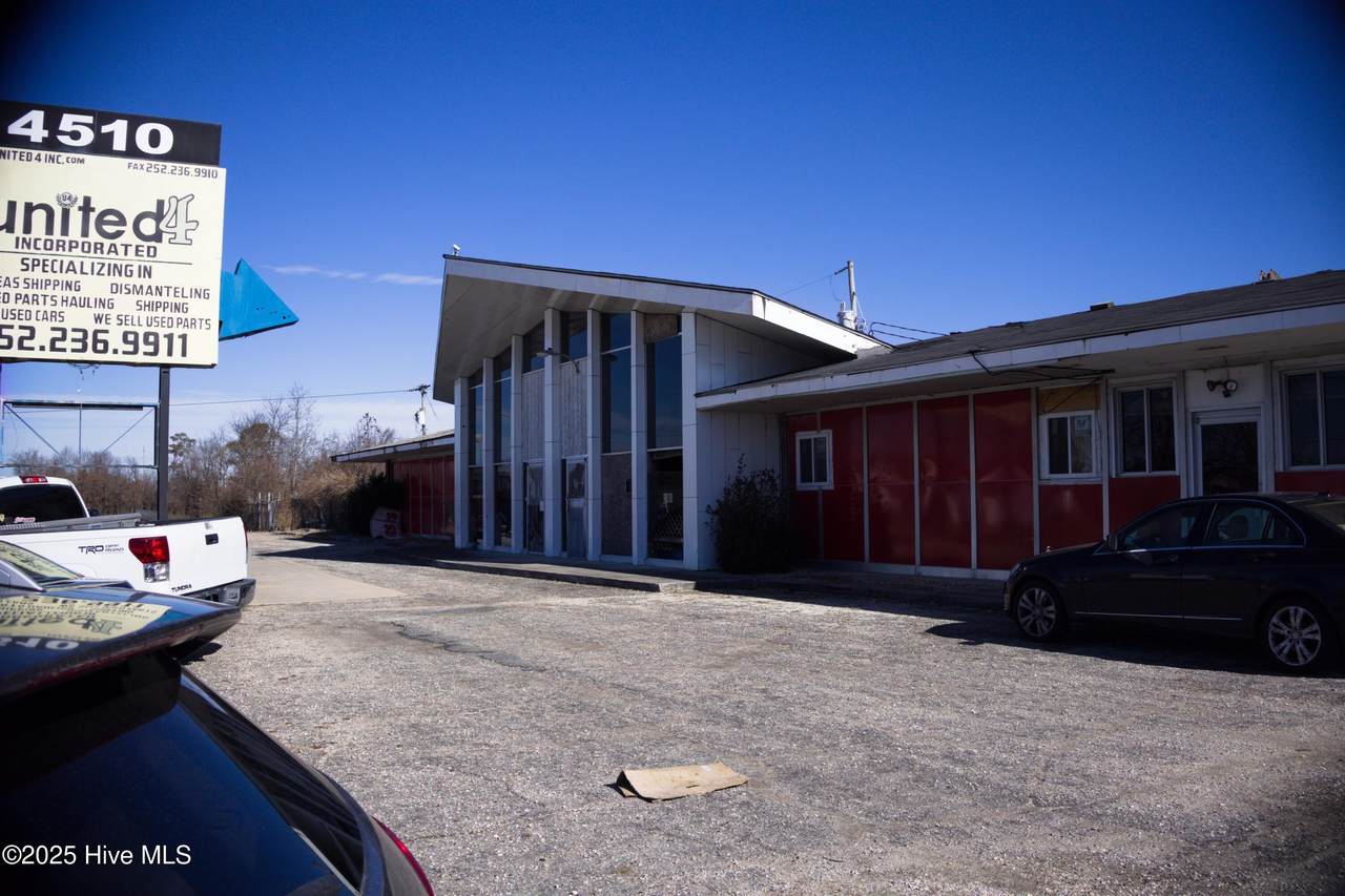 4510 Us 301 - Photo 1