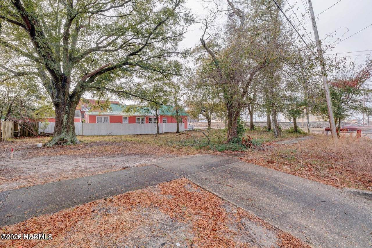 102 & 104 Meares Street - Photo 1